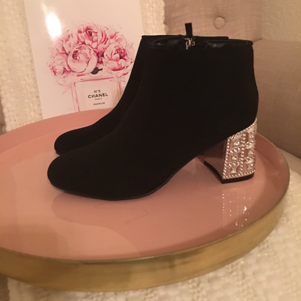 ▪️Madeline Stuart Rhinestone BlockHeel Bejeweled▪️